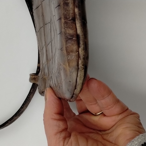 Dooney & Bourke Crocodile Embossed Beige Mini Slim Bag Bayou Collection - Picture 3 of 11